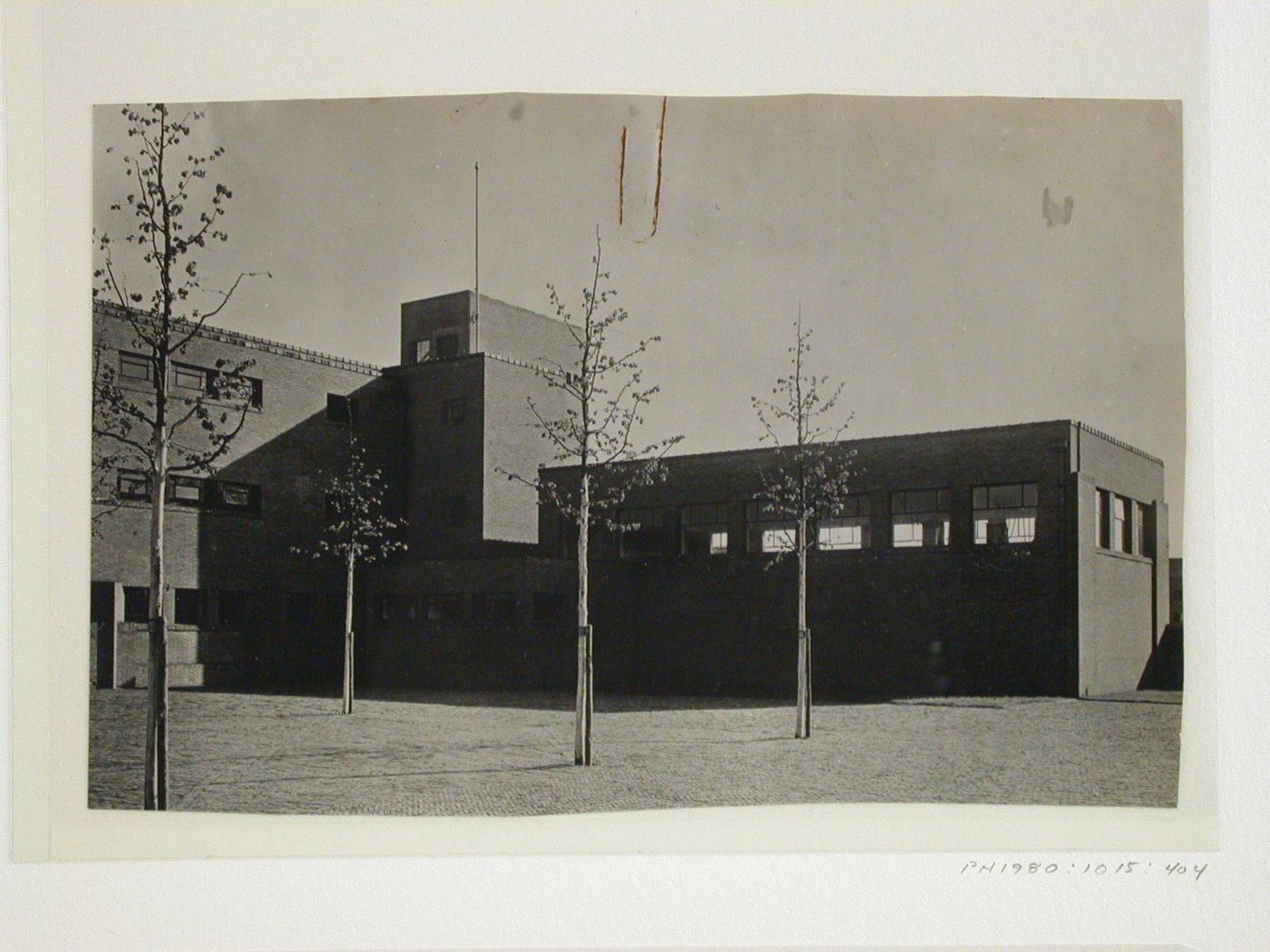 Lycée à La Haye. J. Limburg, architecte
