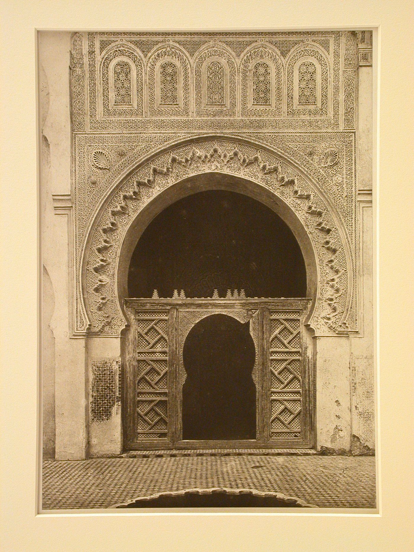 La Porte de la Salle de prières de la Médersa Filala, Meknès, Maroc