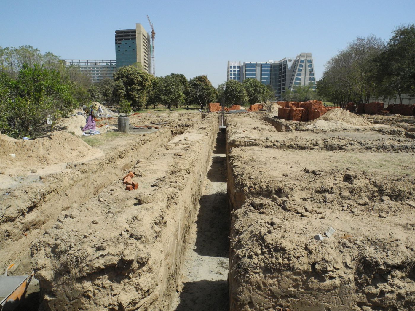 House in Ahmedabad : view of site during process of digging foundation