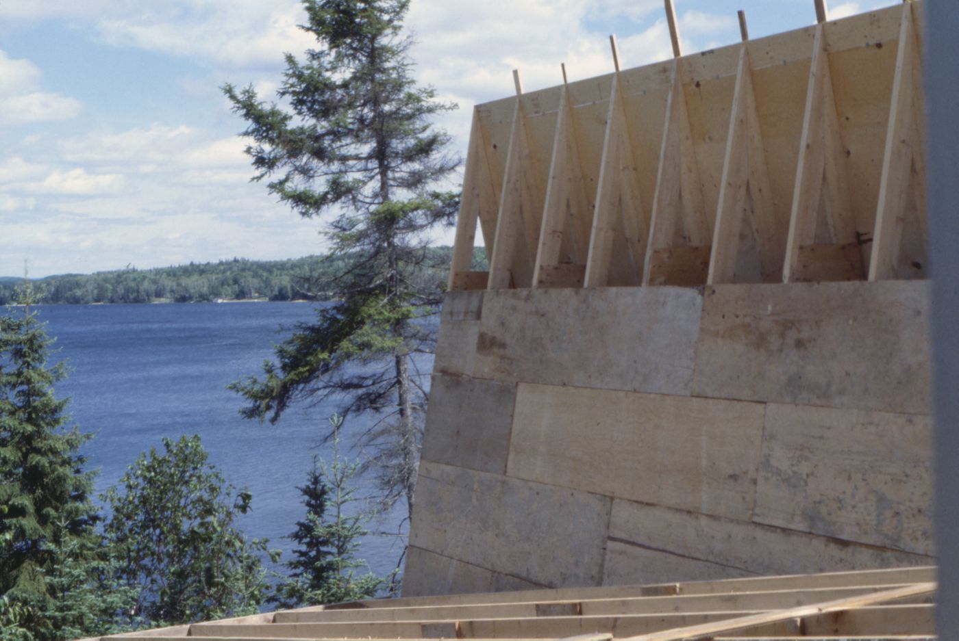 Vue des travaux de construction, Maison du docteur Simon Richer, Nominingue, Québec, Canada