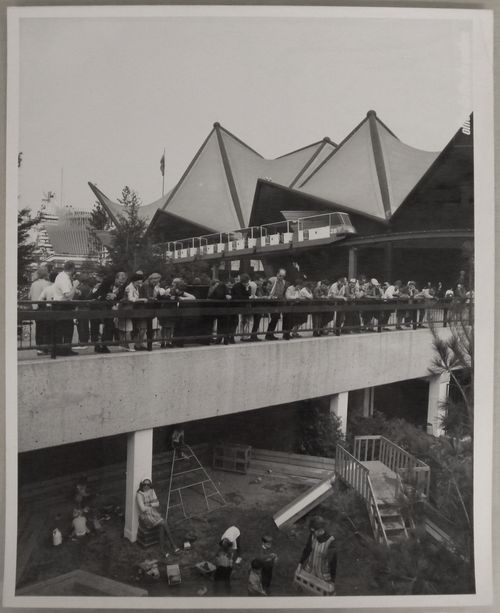 Partial view of the Ontario Pavilion with the minirail and the kindergaten in foreground, Expo 67, Montréal, Québec
