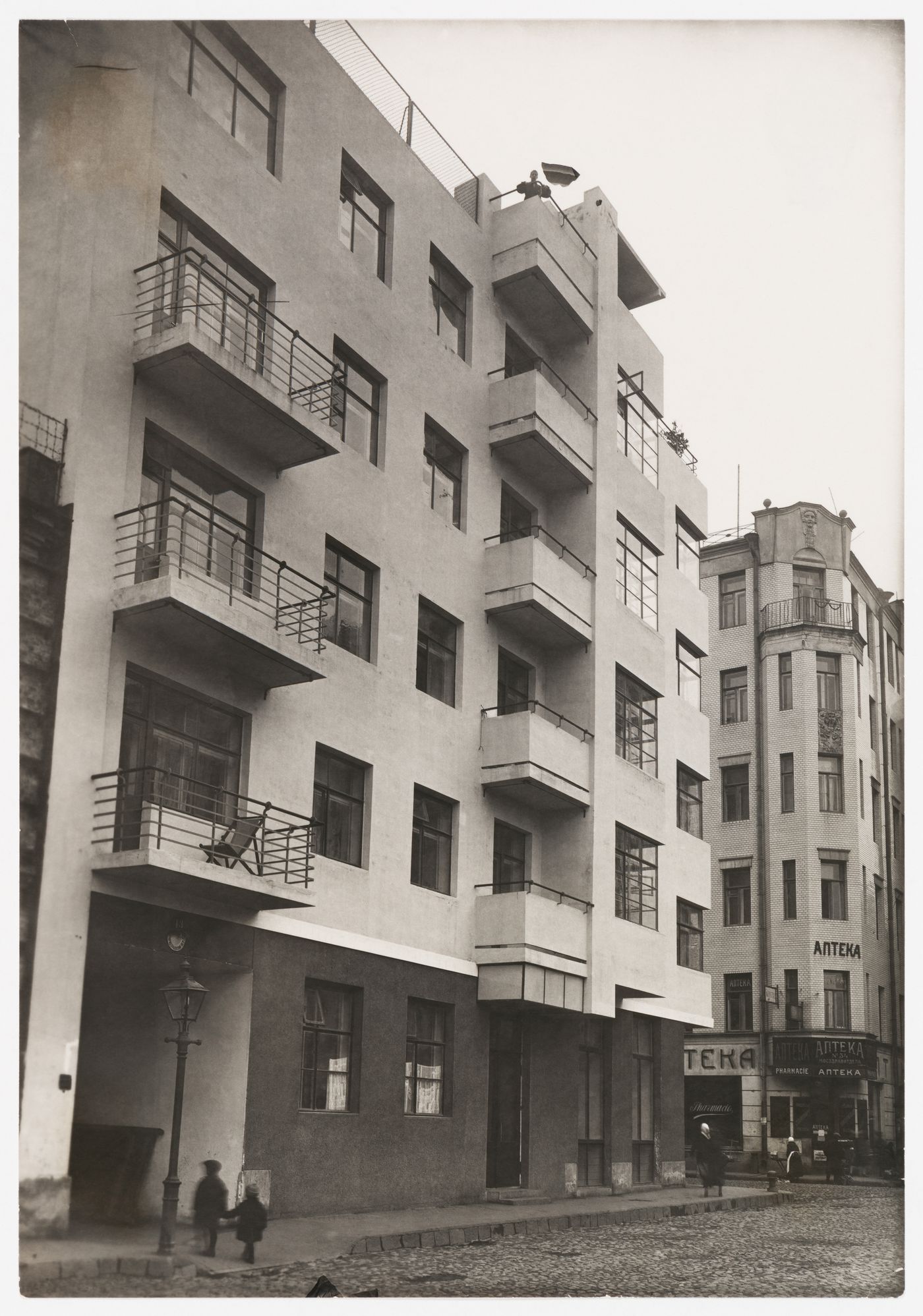 Exterior view of the house-commune for State Insurance (Gosstrakh) employees, 21 Malaia Bronnaia Street, Moscow