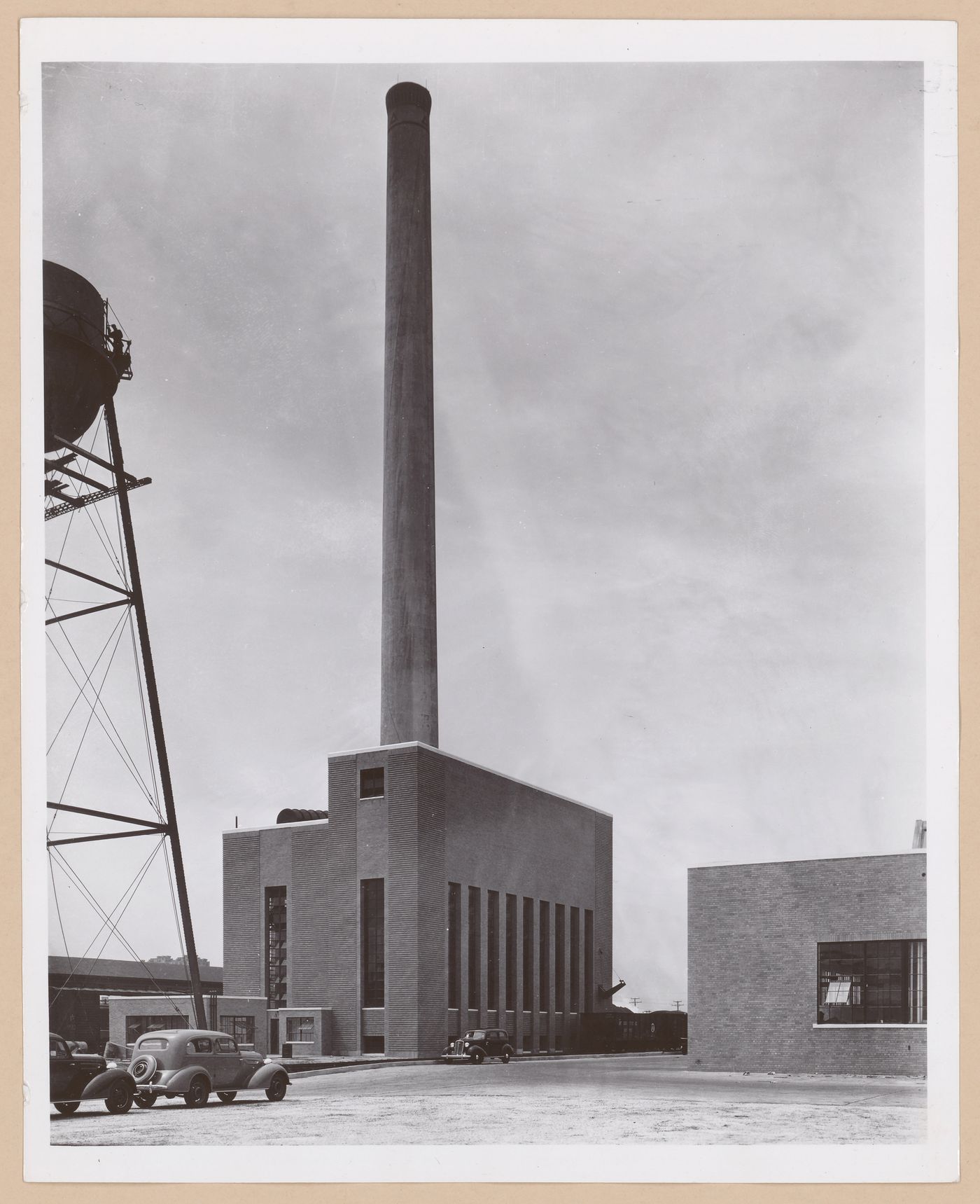 View of the principal and lateral façades of the Power House, General Motors Corporation Chevrolet division Automobile Assembly Plant, Baltimore, Maryland