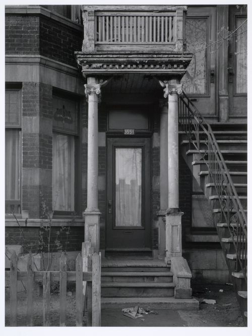 Milton Park Project: Door and stairway, 3551 Jeanne-Mance, Montréal, Québec