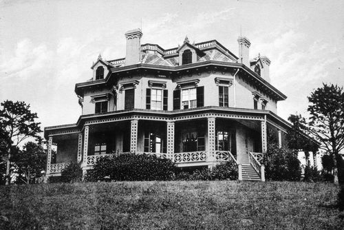 Plate from album ''Villas on the Hudson. A Collection of Photolithographs of Thirty-one Country Residences''