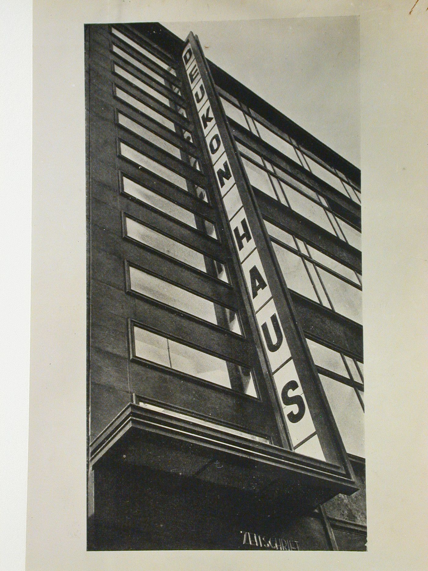 [Deukon Haus] Détail de façade. Allemagne. E. Heinicke, architecte à Berlin