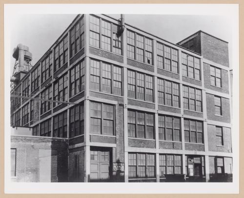 View of the principal [?] and lateral façades of Assembly Building No. 10, Packard Motor Car Company Assembly Plant (now abandoned), East Grand Boulevard, Detroit, Michigan