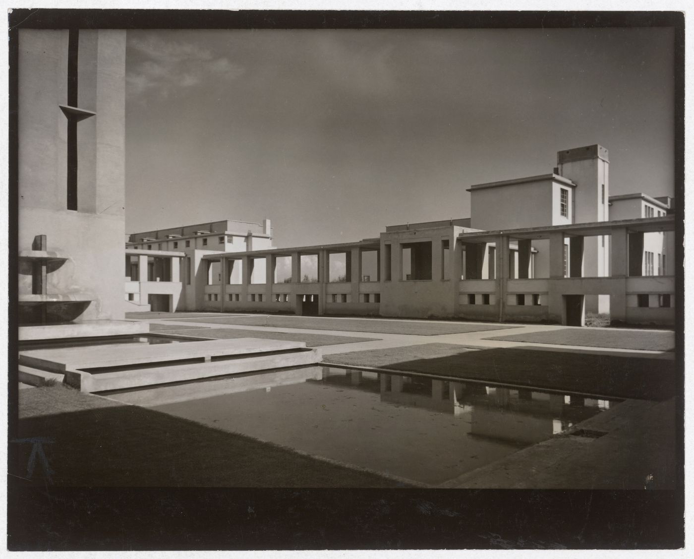 View of the Sanatorio Antituberculoso, Huipulco, Tlalpan, D.F