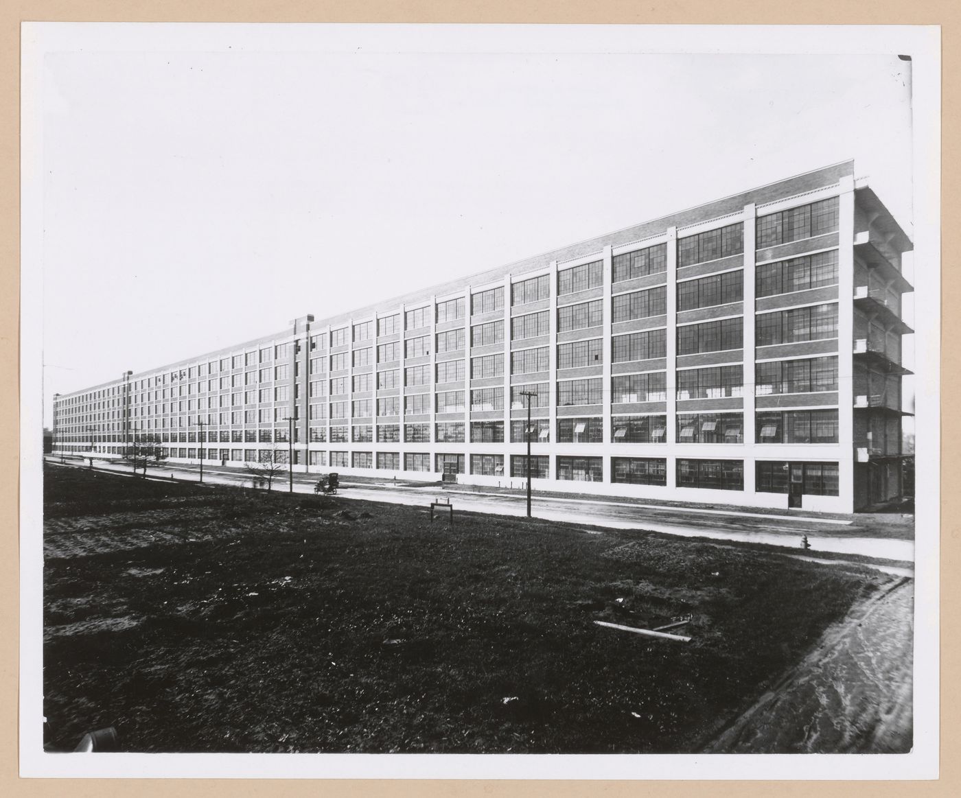 View of the principal façade of the Fisher Body Company Automobile Parts Plant, Cleveland, Ohio