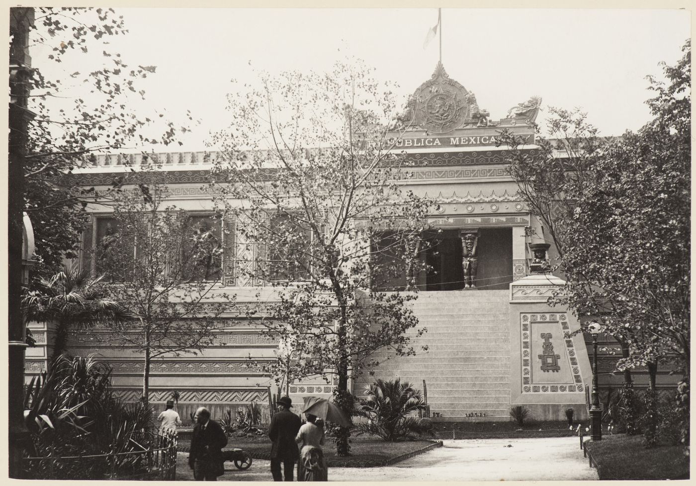 Vue du Palais du Mexique à l'Exposition universelle de 1889, Paris, France