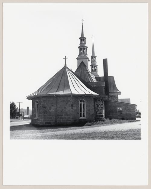 Abside et clochetons de l'église Saint-Jean-Baptiste, Saint-Jean-Port-Joli, Québec