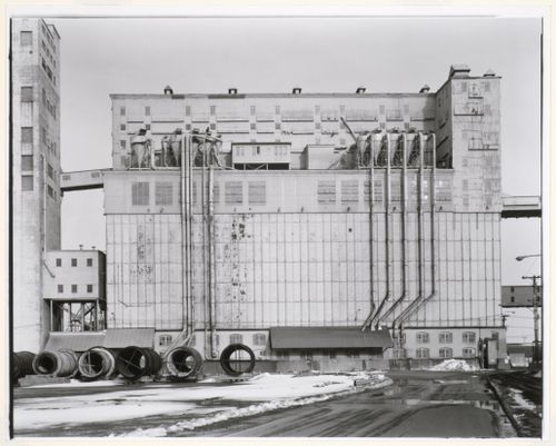 Partial view of Grain Elevator No. 5 showing hoppers and conveyor galleries, Port of Montréal, Québec
