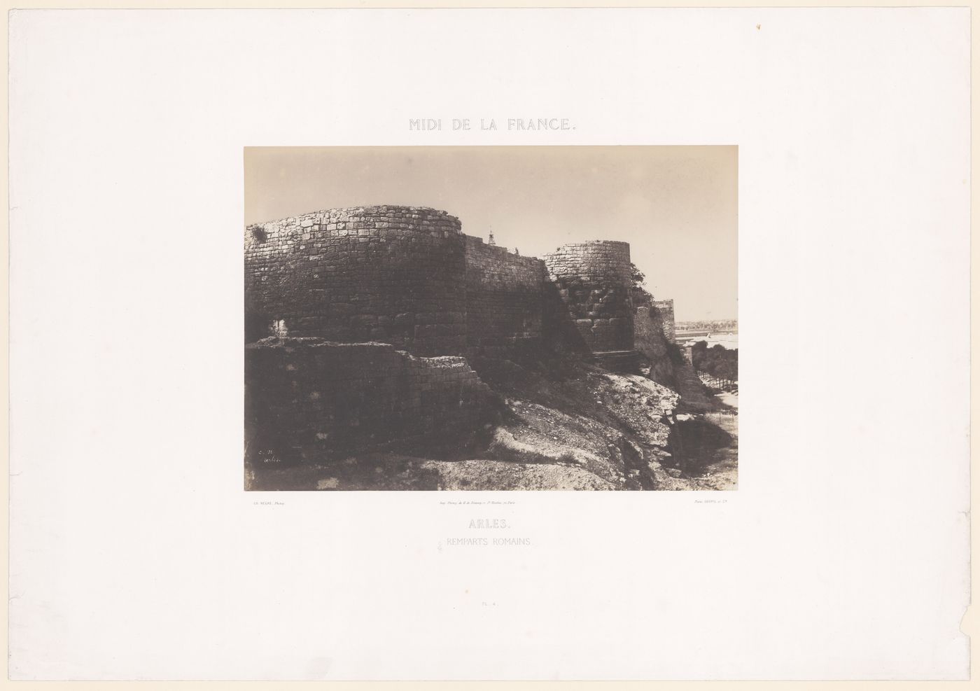 Vue des remparts romains, Arles, France