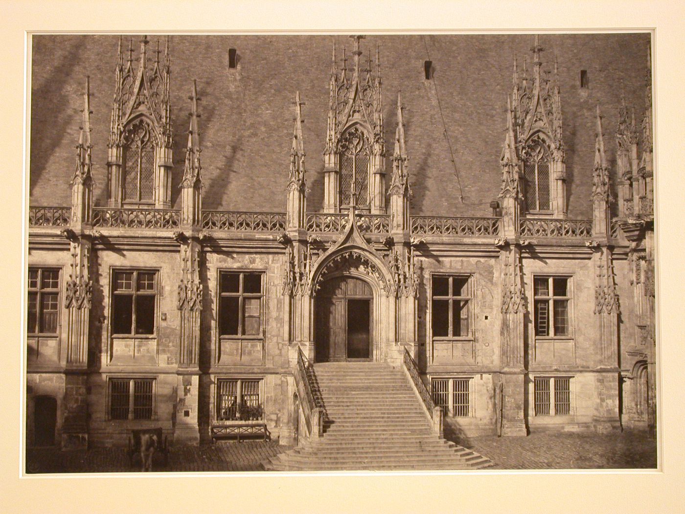 Detail of entrance court from the south, Palais de Justice, Rouen, France
