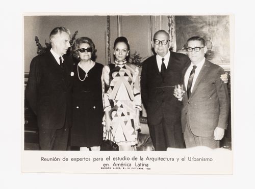 Photograph of "Reunion de expertos para el estudio de la Arquitectura y el Urbanismo en America Latina" in Buenos Aires with Amancio Williams, Margot Arismendi Amengual, Vera Mindlin, Carlos Raúl Villanueva, and Henrique Mindlin