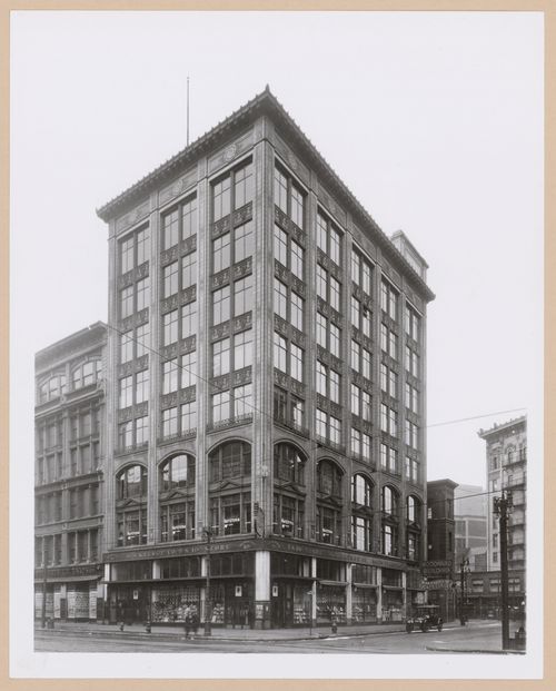 View of the principal and lateral façades of the Siegel Building (also known as the Woodward Building [?]) showing the S.S. Kresge Co. 5 & 10 c. Store, Woodward and Clifford Streets, Detroit, Michigan