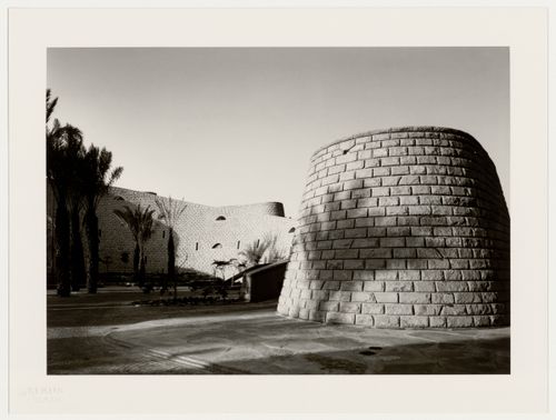 View of lateral façade of the Diplomatic Club showing courtyard garden [?], Wádi Hanifa, Riyadh, Saudi Arabia