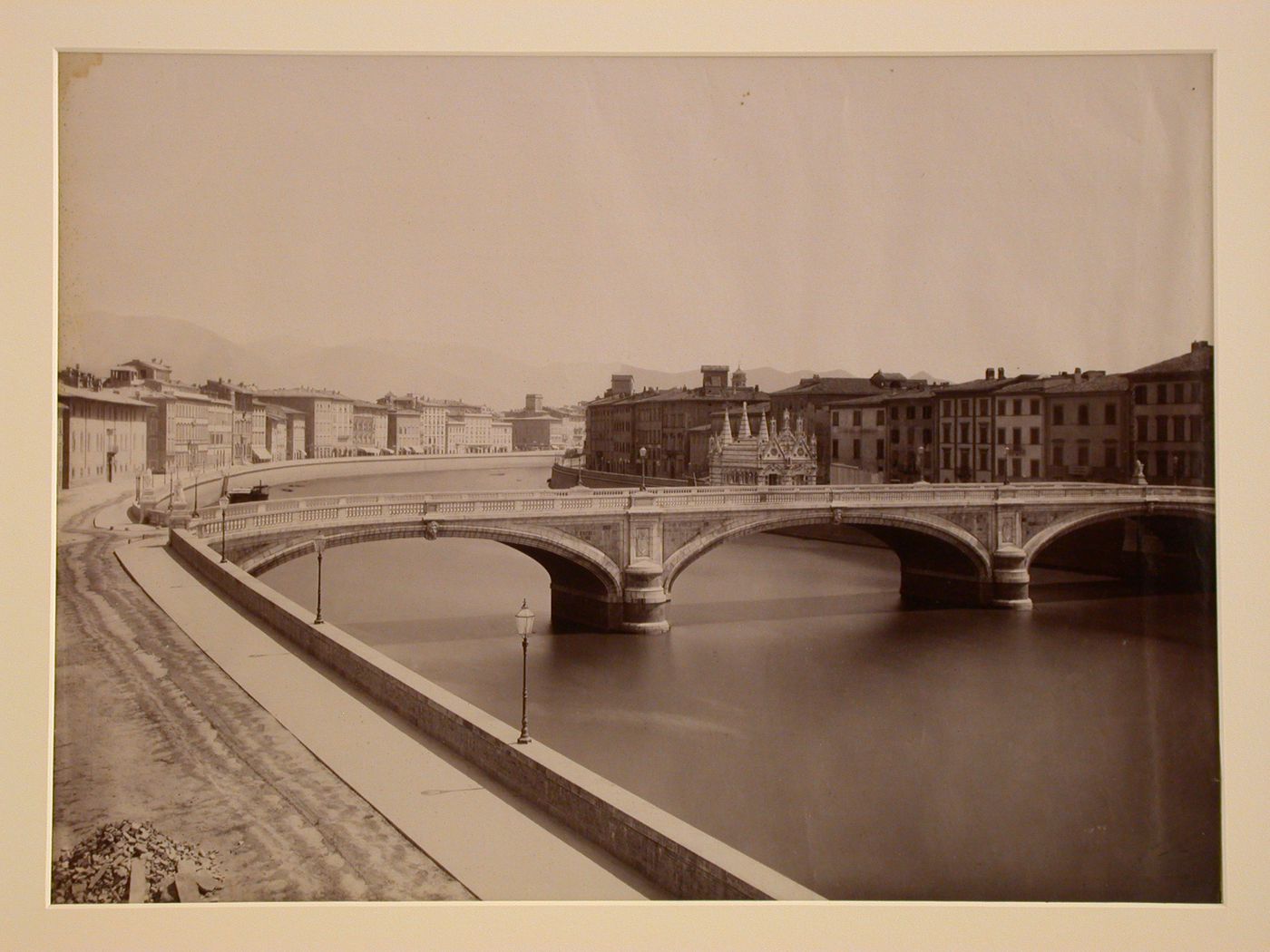 Pisa-Lungarno regio e Ponte Solferino
