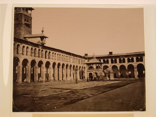 La cour de la grande mosquée à Damas, Syrie