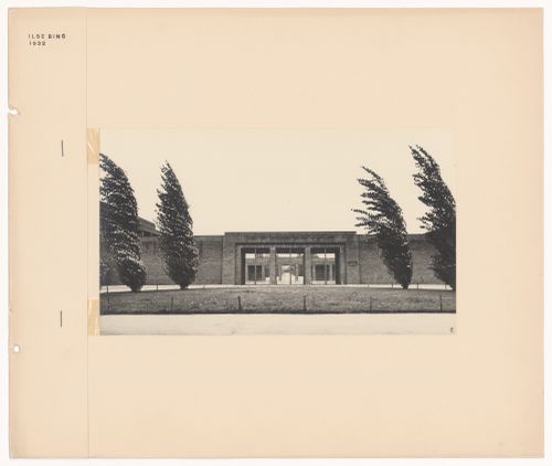 View of gateways at the entrance to the New Jewish Cemetery [Neuer Jüdischer Friedhof], Frankfurt am Main, Germany