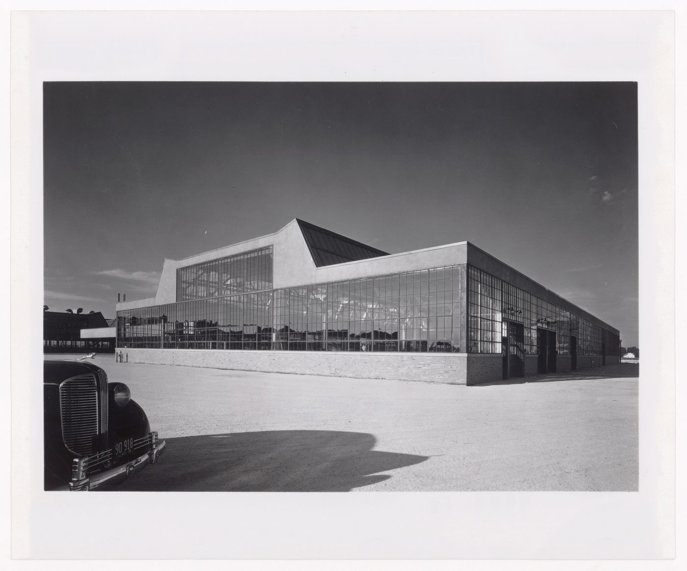 View of the principal and lateral façades of the Export Building, Half-Ton Truck Plant, Chrysler Corporation Dodge division, Mound and Eight Mile Roads, Detroit, Michigan
