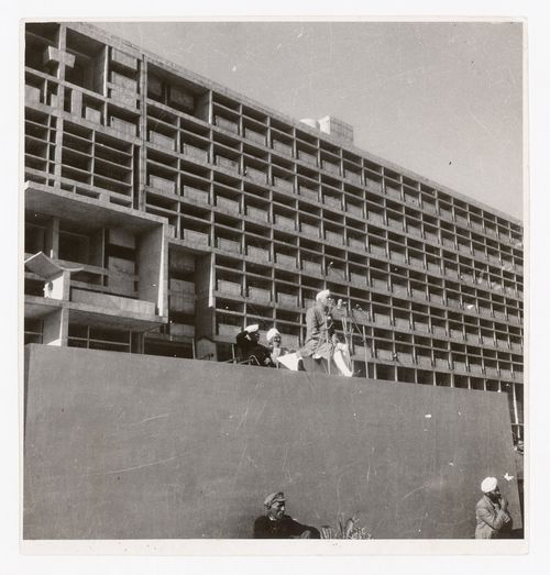 Photograph of Jawaharlal Nehru giving a speech in front of Secretariat Building, Chandigarh, India