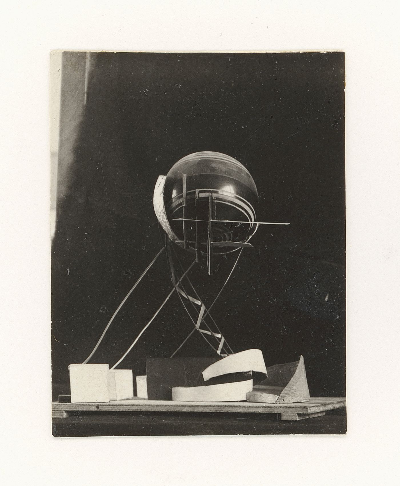 Photograph of a student model on the topic "Constructing a Voluminous Composition Based on Correlation of Mass and Support" for the "Space" course at the Vkhutemas (Higher State Artistic Technical Studios), Moscow