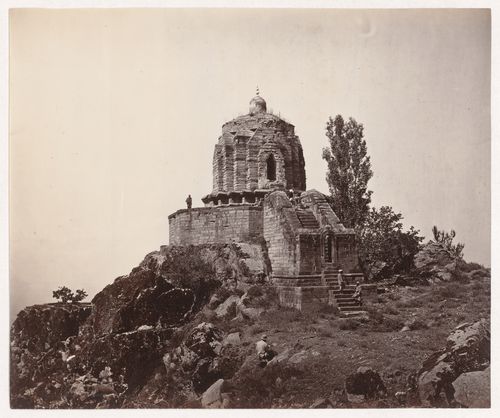 View of the Takht-i-Suleiman [Throne of Solomon] temple, near Srinagar, India