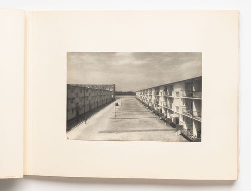 Exterior view of type A housing units, Hellerhof Housing Estate, Frankfurt am Main, Germany