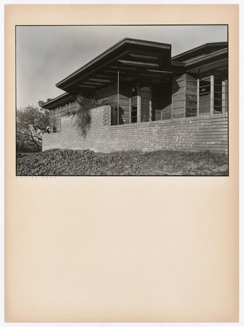 Partial view of the Hanna House showing windows and overhangs, Palo Alto, California, United States