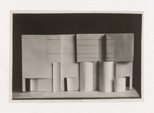 Photograph of a student model by A.A. Moiseeva on the topic "Construction of Frontal Surface Based on Vertical, Horizontal and Inclined Combination of Two or More Rhythmical Rows" for the "Space" course at the Vkhutemas, Moscow