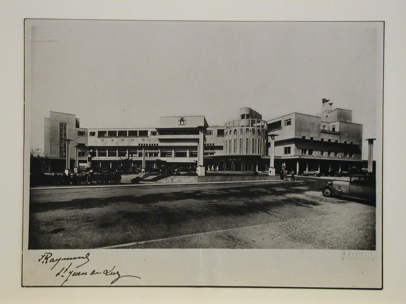 Casino de la Pergola à Saint-Jean-de-Luz. France. Rob. Mallet-Stevens et W. Marcel, architectes