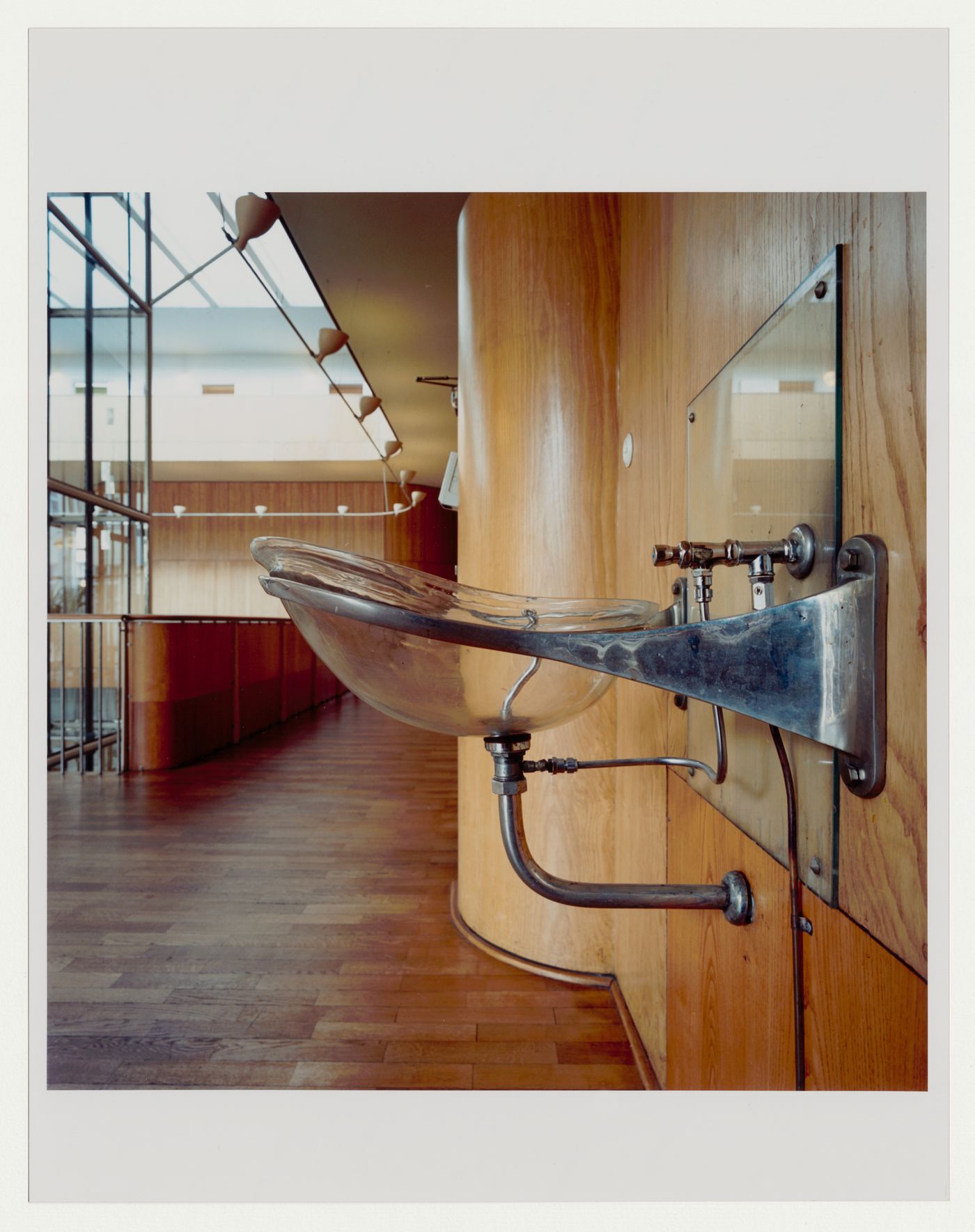 Interior view of the Göteborgs radhusets tillbyggnad [courthouse annex] showing a drinking fountain, Göteborg, Sweden