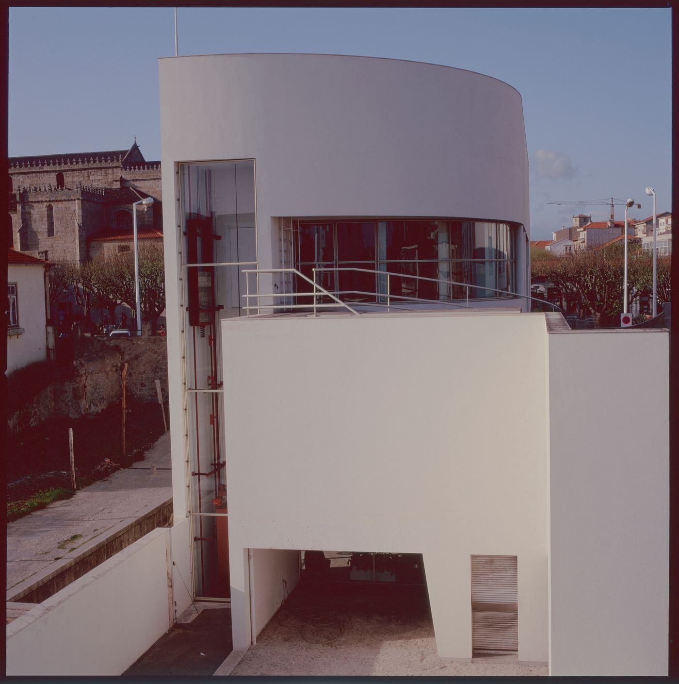 Rear view of Banco Borges & Irmão II [Borges & Irmão bank II], Vila do Conde, Portugal