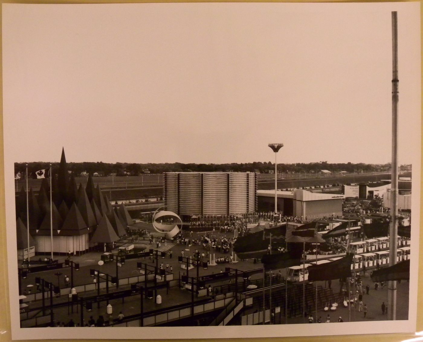 View of the Canadian Pacific-Cominco Pavilion with the Canadian Pulp and Paper Pavilion on the left and the Pavilion of Judaism on the right, Expo 67, Montréal, Québec