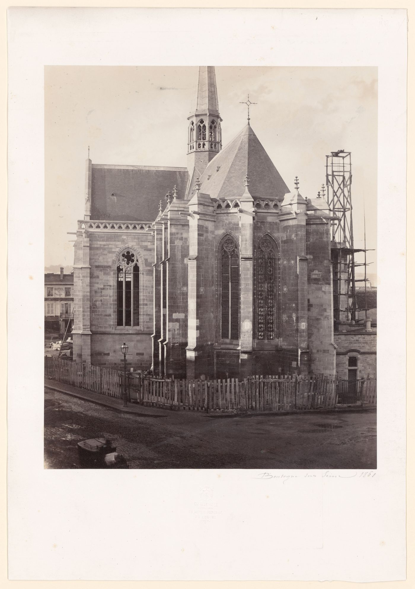 Exterior view of apse of l'Église Notre-Dame de Boulogne, Boulogne-sur-Seine, France