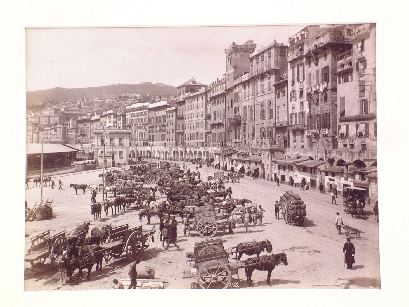 Genova, Piazza Caricamento
