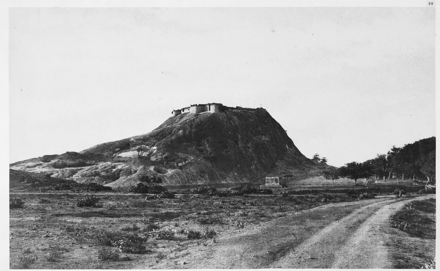 Namculdroog.  Droog and tank.