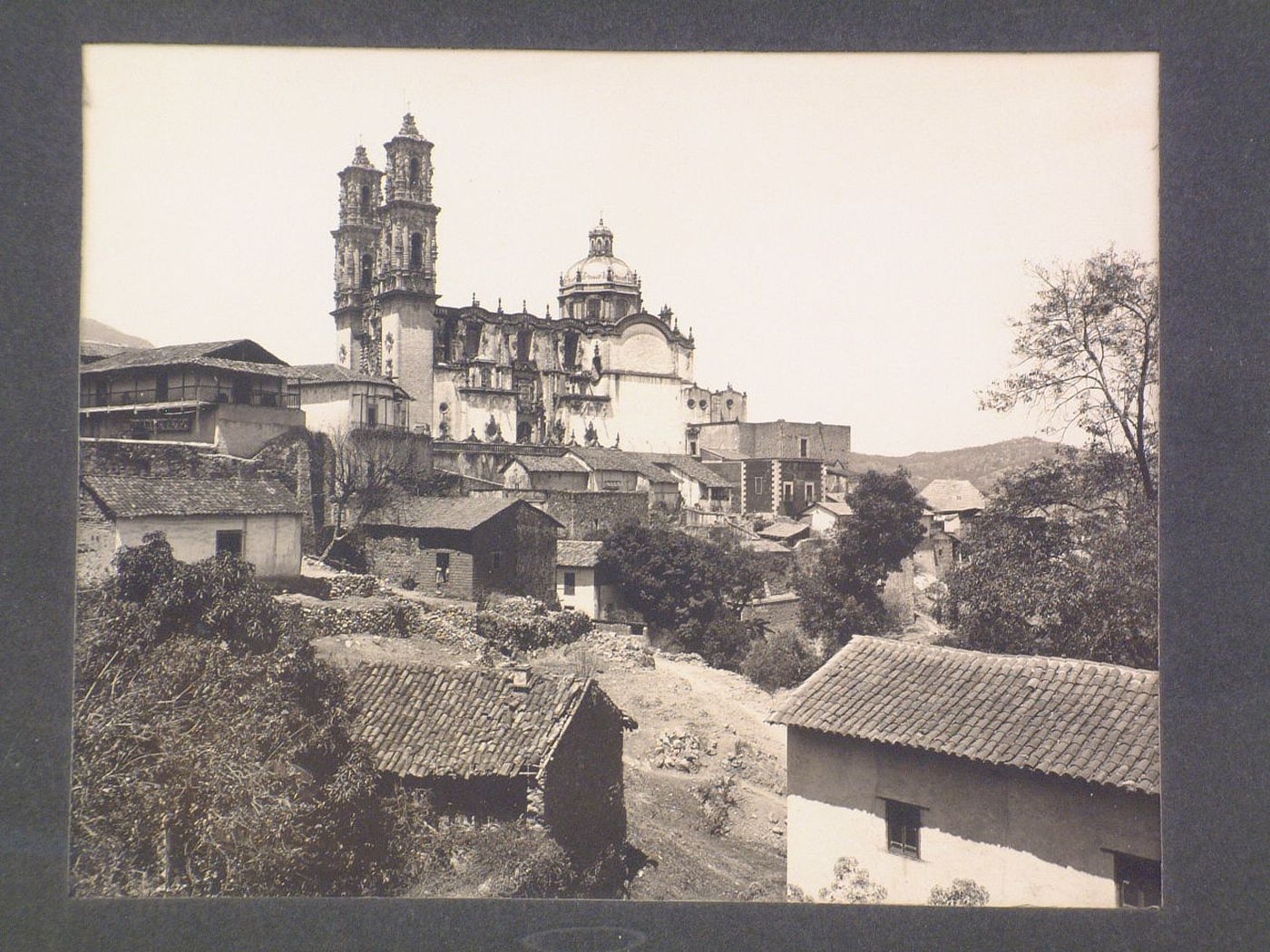 View of the city of Taxco de Alarcón and the Church of Santa Prisca, Mexico