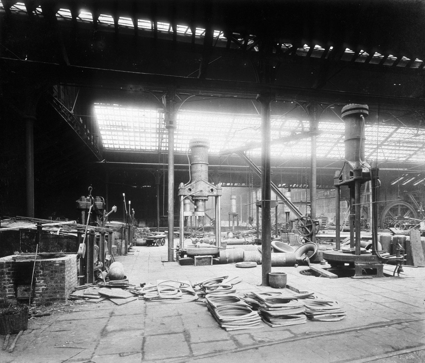 Interior view of hydraulic mechanism, Biache Saint-Vaast Foundry, Pas-de-Calais, France