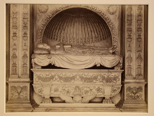 Monumento Albergti, Camposanto, Italy