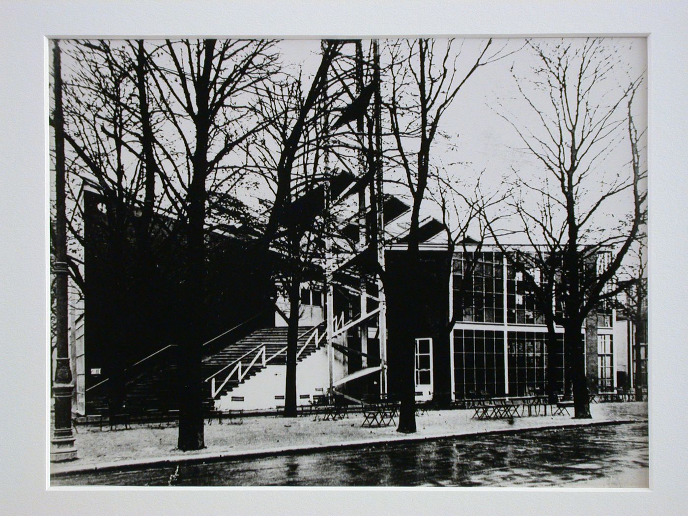 View of the lateral façade and main entrance of the Soviet Pavilion, 1925 Paris Exhibition of the Decorative Arts