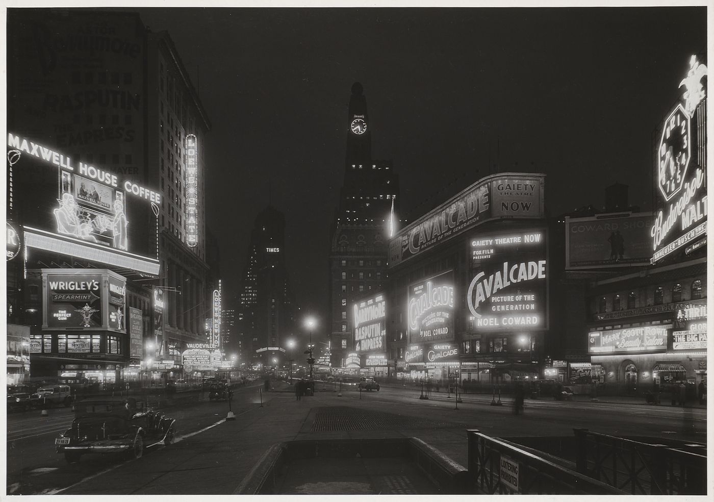 Plate from album ''Manhattan,Photographs by Samuel H. Gottscho, Vol I''