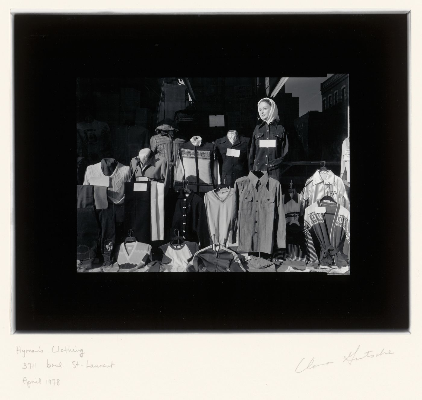 View of a display window of the Hyman's Clothing store, 3711 boulevard Saint-Laurent, Montréal, Québec