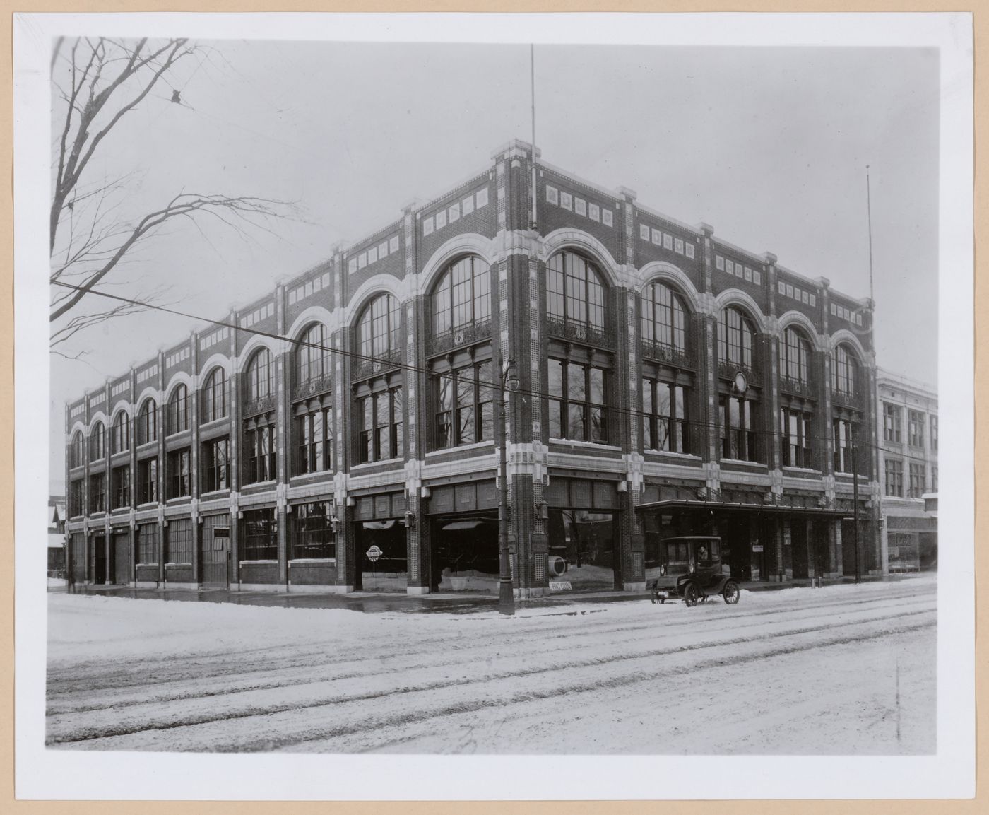 View of the principal and lateral façades of the Service Building, B.F. Goodrich Company, Detroit, Michigan