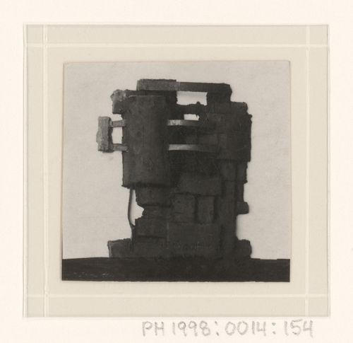 Photograph of a student model on the topic "Complex Frontal Composition Based on Nuance and Contrast Combination of Plastic and Shade and Using Elements of Rhythm" for the "Space" course at the Vkhutemas, Moscow