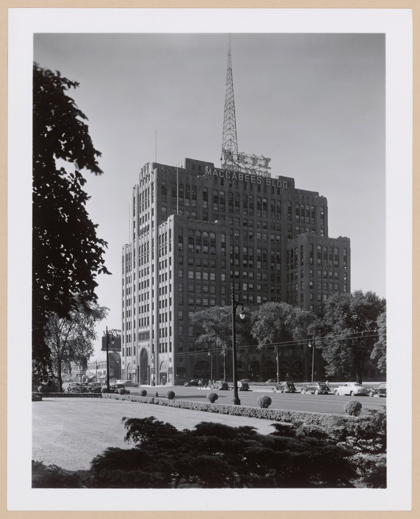 View of the principal and lateral façades of the Maccabees Building, Detroit, Michigan