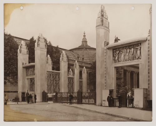 View of the Porte d'honneur, Exposition internationale des arts décoratifs et industriels modernes, Paris, France