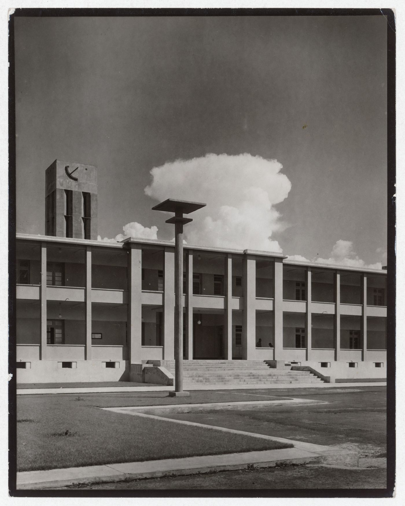 Detail of the main façade of the Sanatorio Antituberculoso, Huipulco, Tlalpan, D.F