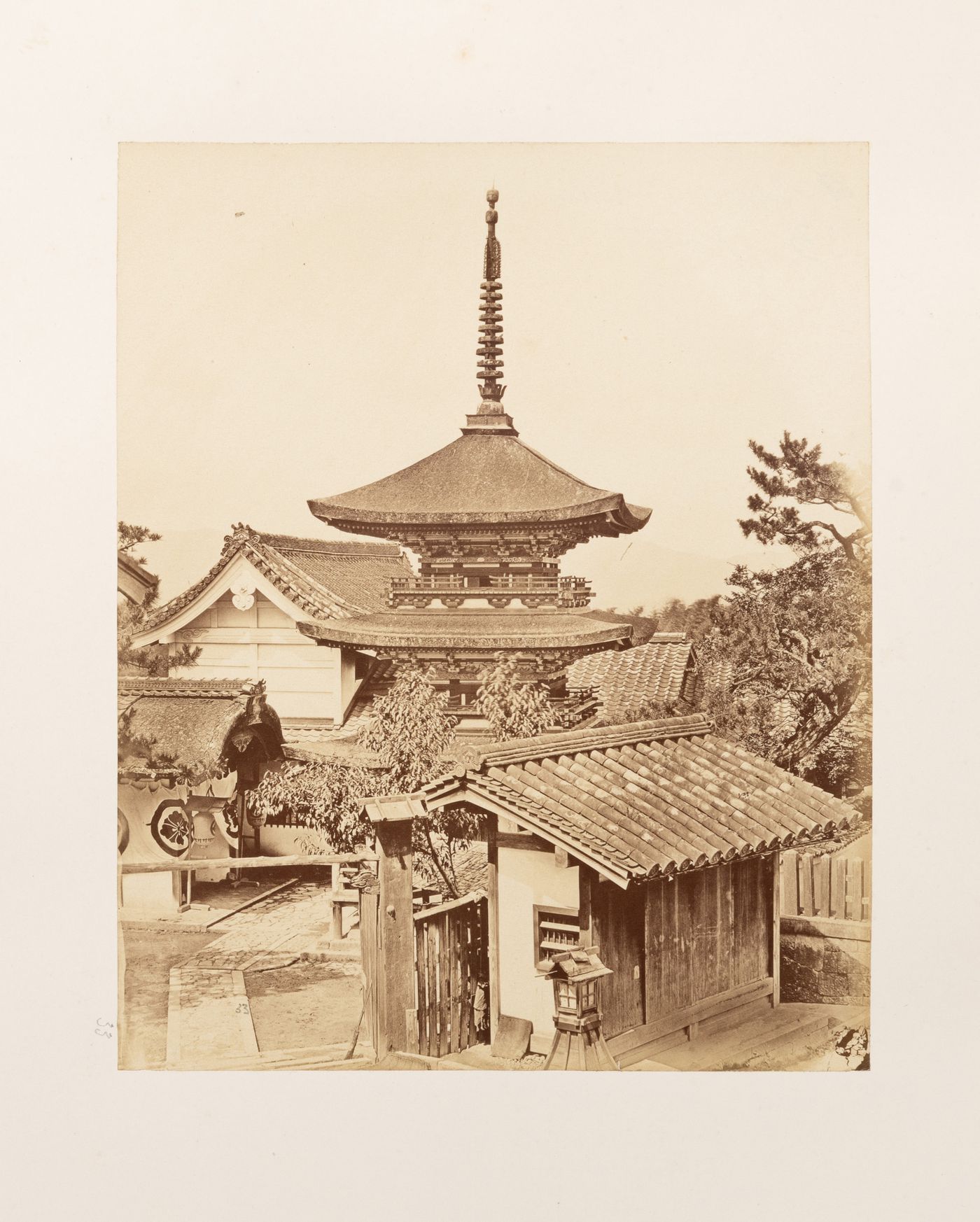 View of the three-storied pagoda and other buildings at the Kiyomizudera Temple complex, Kyoto, Japan